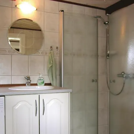 Three-bedroom In Vakantiehuis *